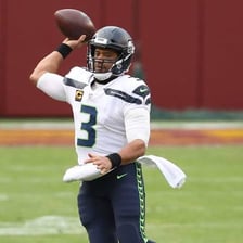 An American football player in an NFL uniform.