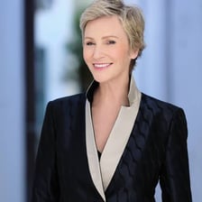 Portrait of actress Jane Lynch.