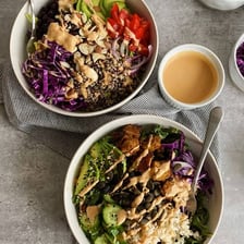 A plant-based meal includes vegetables, grains, and legumes.