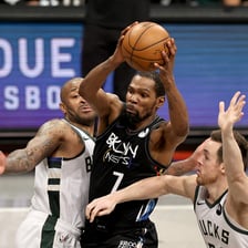 Kevin Durant playing basketball in an NBA game