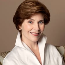 An official portrait of Laura Bush.