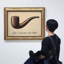 René Magritte’s painting The Treachery of Images showing a pipe