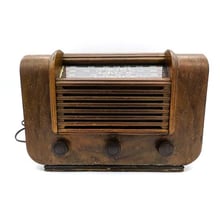 A vintage RCA tabletop radio.