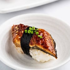 A sushi roll made with grilled eel.
