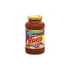 A jar of Ragú Robusto pasta sauce.