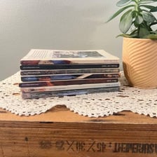 A collection of digest-style magazines.