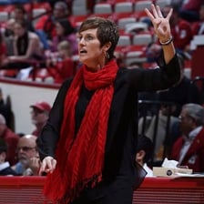 Teri Moren coaching Indiana University basketball.