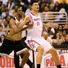 Yao Ming playing basketball