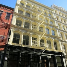 A SoHo Manhattan street lined with cast-iron buildings
