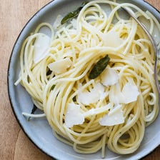A plain, unseasoned-looking meal illustrating blandness