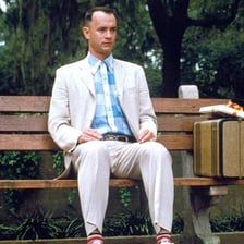A bus-stop scene resembling the setting where Forrest Gump waits for transportation.