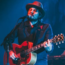Wilco performing with Jeff Tweedy onstage