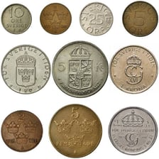 Swedish banknotes and coins denominated in kronor.