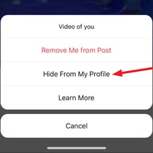 A social-media photo interface showing the option to remove a tag.