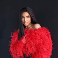 Portrait of singer-songwriter Toni Braxton.