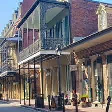 A street scene in New Orleans’s French Quarter