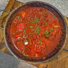 A Balti-style Indian curry served in a bowl.