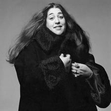 A portrait of singer Mama Cass Elliot.