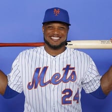 Robinson Canó in a professional baseball uniform.