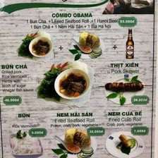Barack Obama sharing a meal with Anthony Bourdain in Hanoi
