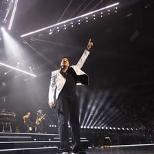 Singer Lionel Richie performs onstage.