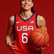 Sue Bird playing basketball