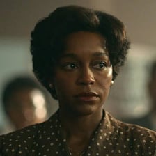 Aja Naomi King in Lessons in Chemistry.