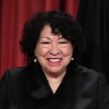 Official portrait of U.S. Supreme Court Justice Sonia Sotomayor.