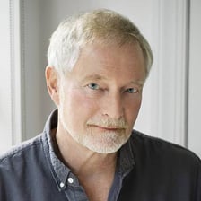 A portrait of author Erik Larson.