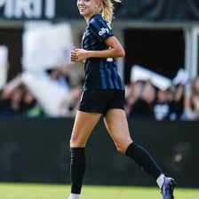 Esme Morgan playing soccer for the Washington Spirit