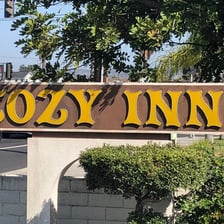 A small inn offering overnight lodging to travelers.
