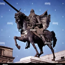 A statue or monument depicting El Cid, the Spanish medieval warrior Rodrigo Díaz de Vivar