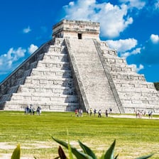 El Castillo pyramid at Chichén Itzá