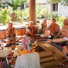 A peaceful ashram courtyard used for meditation and spiritual practice