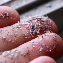 A close-up depiction of a very small quantity of particles.