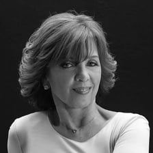 A portrait of romance novelist Nora Roberts.