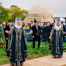 People in traditional clothing attend a cultural event in Tatarstan.