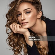 A stylish portrait illustrating the sense of “hot” as attractive.