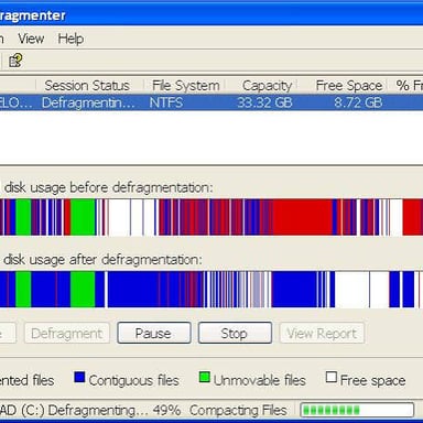 Illustration comparing fragmented and reorganized data on a hard drive
