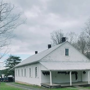 A rural settlement with a meetinghouse associated with an Amish community.