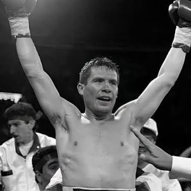Mexican boxer Julio César Chávez in the ring