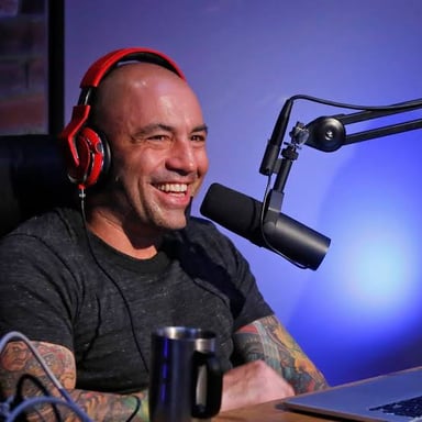 Portrait of podcaster Joe Rogan.