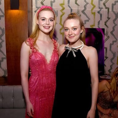 Actresses Dakota Fanning and Elle Fanning together.