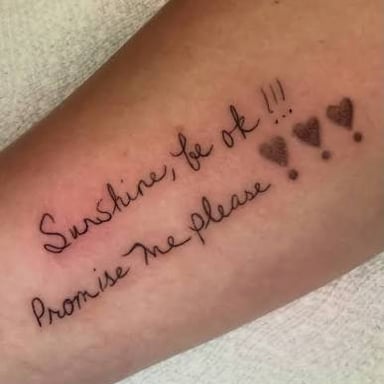A note bearing the words “Promise me”