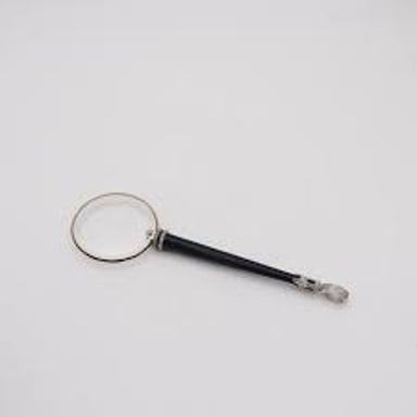 A monocle with one round lens