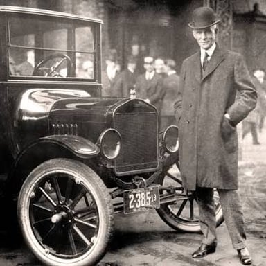 A period automobile from the 1919–1930 Vintage Era.