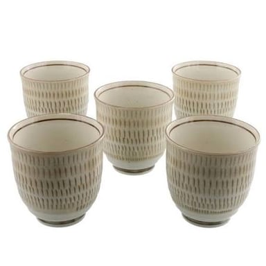 Green tea prepared in cups, representing nokcha and sencha.